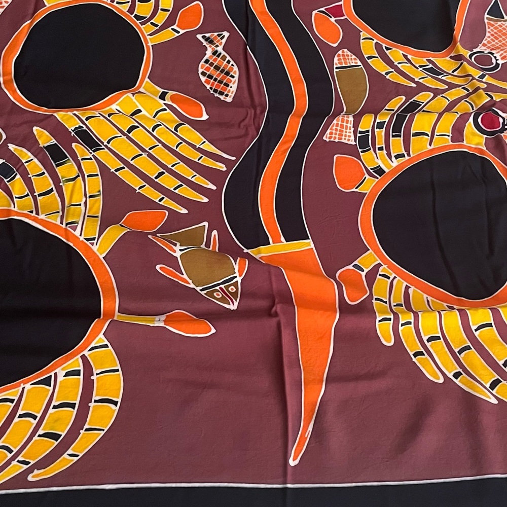 Large batik scarf - Picture 3 of 8